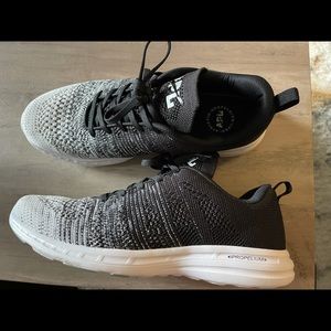 APL shoes
